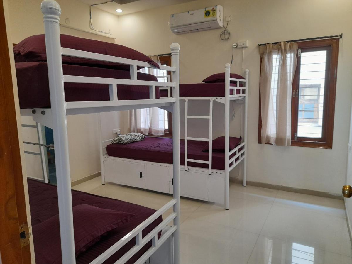 Nomads Nest Hostel Χιντεραμπάντ Δωμάτιο φωτογραφία